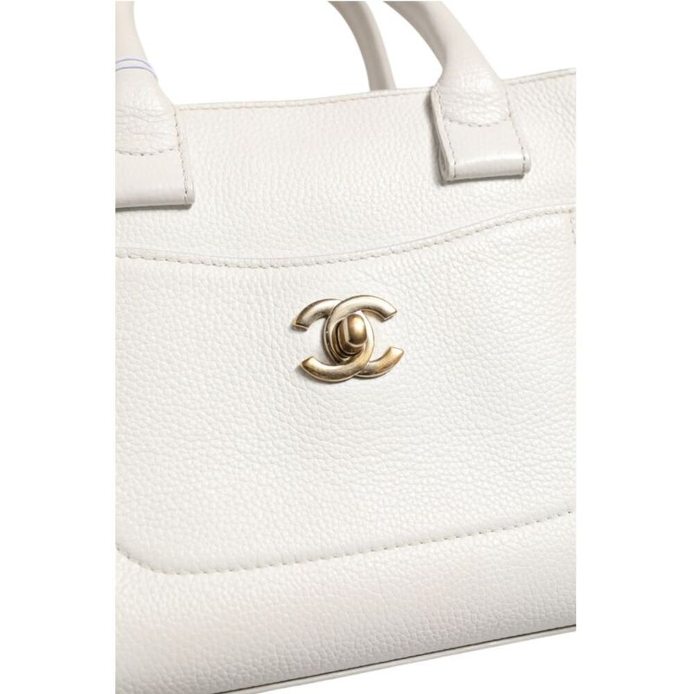Chanel Neo Executive Women's Tote - Picture 2 of 6